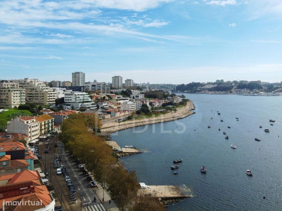 Apartamento T1 com varanda, na Foz do Douro