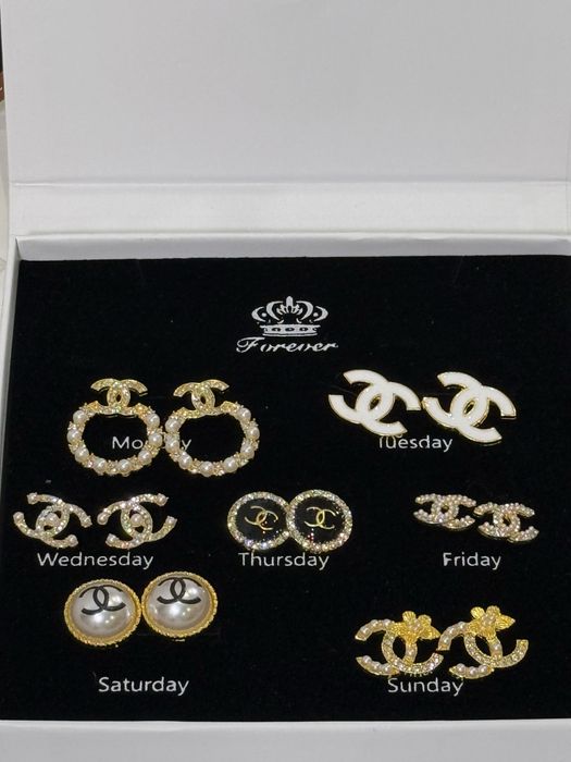 Прикраси в стилі шанель та тіфані