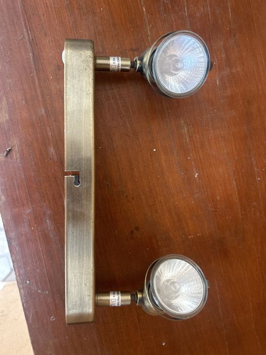 Candeeiro tecto e parede