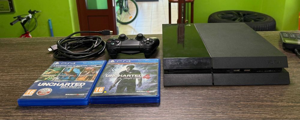 Konsola Sony Playstation 4 500GB CUH-1116A + Pad + 2 Gry