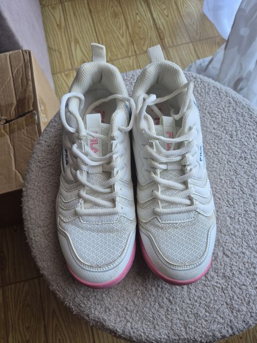 Tenis Fila N37 praticamente novos