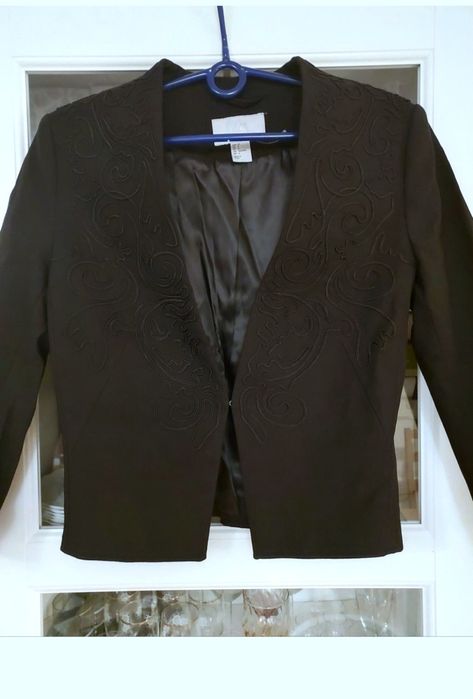 Krótka marynarka 36 H&M czarna ze zdobionym przodem nowa