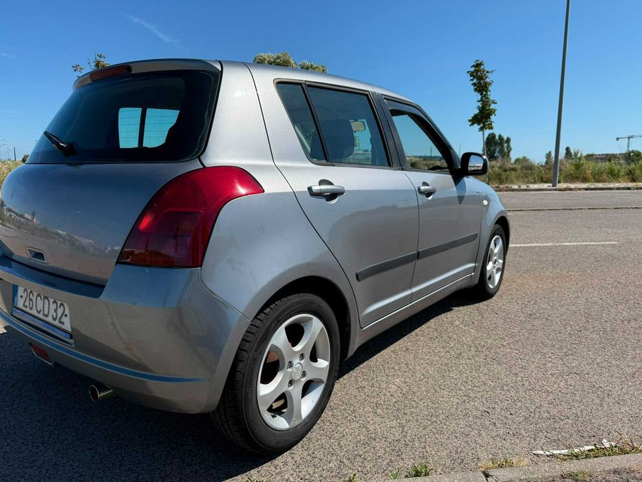 Suzuki Swift 1.3 - Ótimo Estado