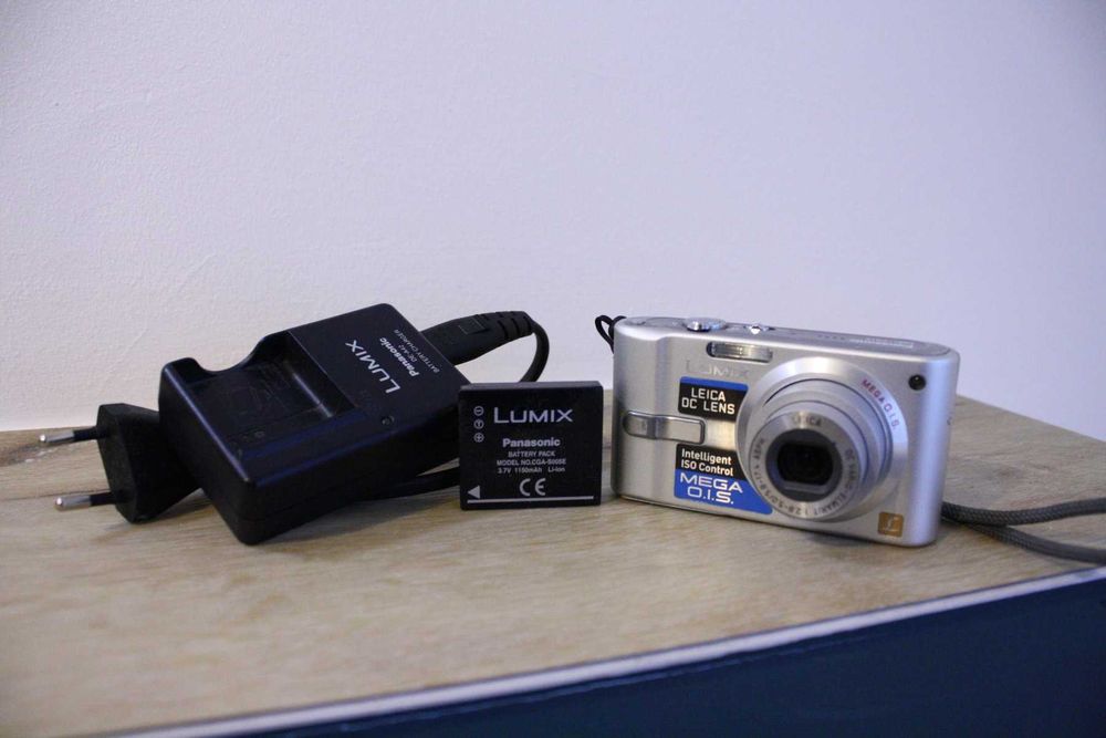 Como nova - Panasonic DMC-FX12 a funcionar lindamente