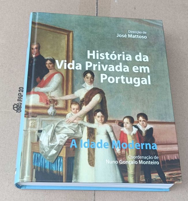 3 livros pouco manuseados história privada em Portugal José Matoso