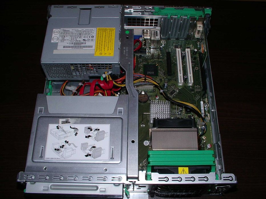 Komputer Fujitsu Siemens Core2Duo E8500 3.16 Ghz, 4Gb RAM.