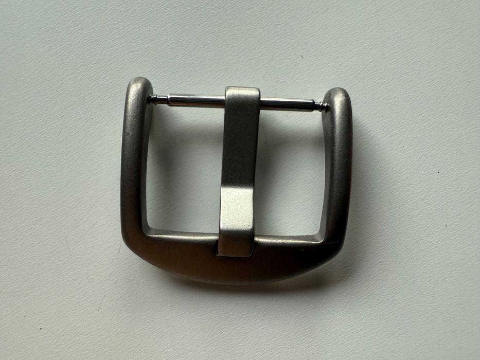 tytanową klamrę do paska do zegarka