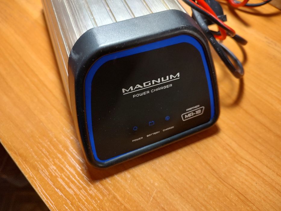 Зарядное устройство для аккумуляторов Magnum MA-18