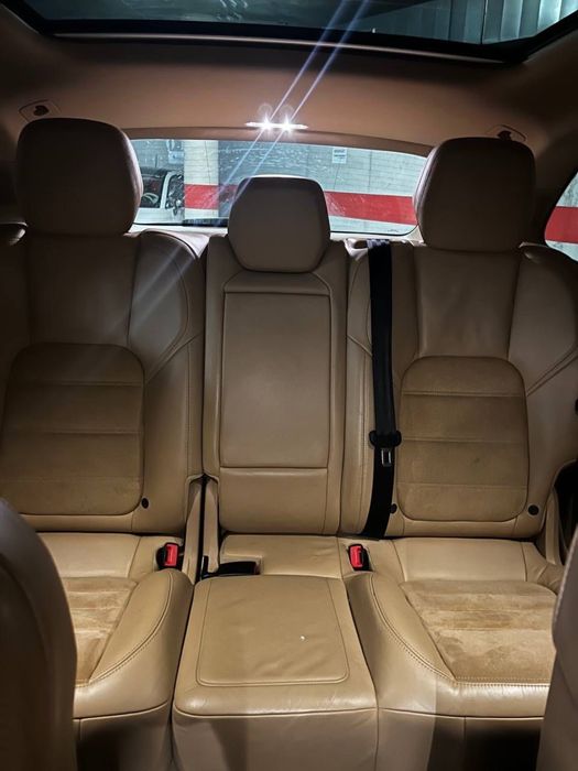 Продам  Porsche CAYENNE  2016 год