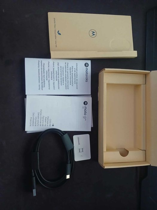 NOWY telefon Motorola moto g35 5G 8/128GB.