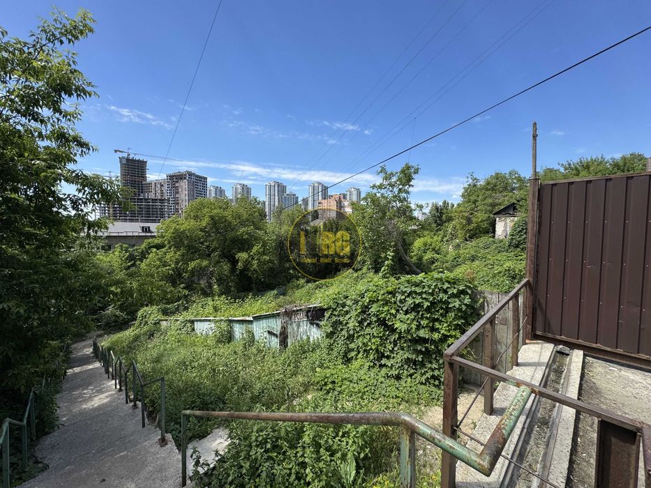 Без% 10 соток, Печерск, Правобережная 18, метро Зверенецкая, Выдубичи