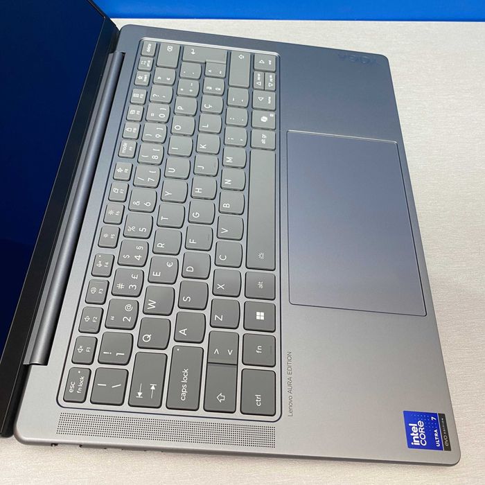 Lenovo Yoga Slim 7 14ILL10 | 14" OLED (Ultra 7 256V/16GB/1TB)