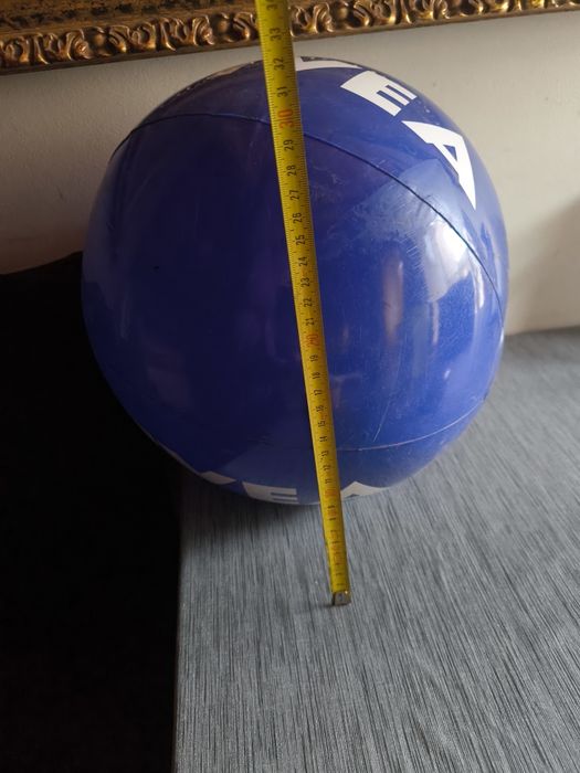 Bola insuflável NIVEA
Bola insuflável com a marca NIVEA.

- Cor azul.
