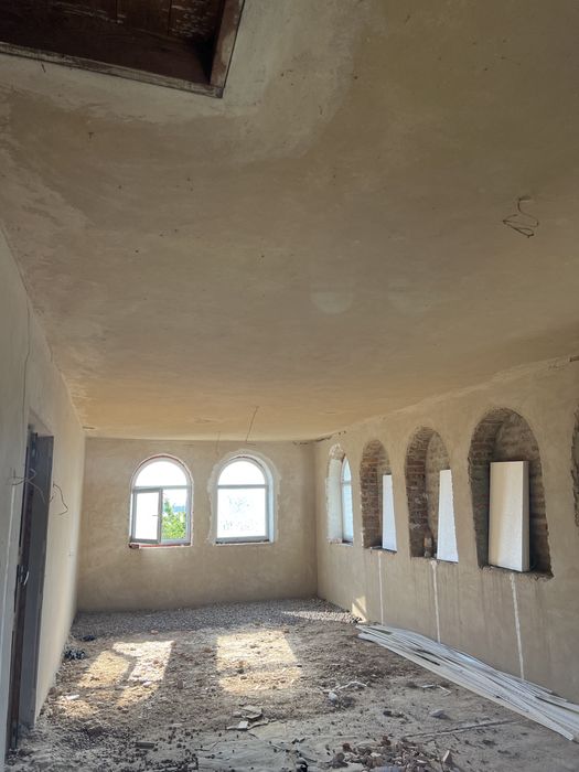 Продажа двоповерхового дуплекса - пів будинку - на Росі