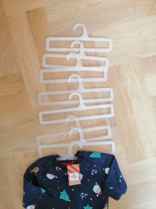 Zestaw wieszaków na dziecinne ubranka