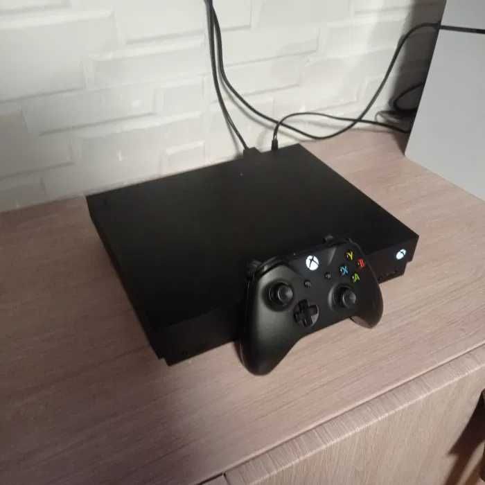 Iгрова приставка Microsoft Xbox One X 1Tb