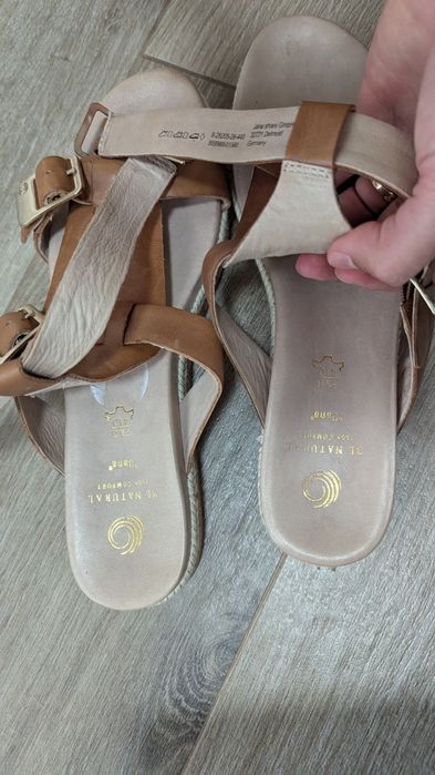 Босоніжки, шкіряні сандалі