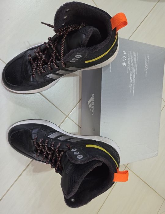 Adidas Hoops 3,0 mind wtr 42 stan bdb