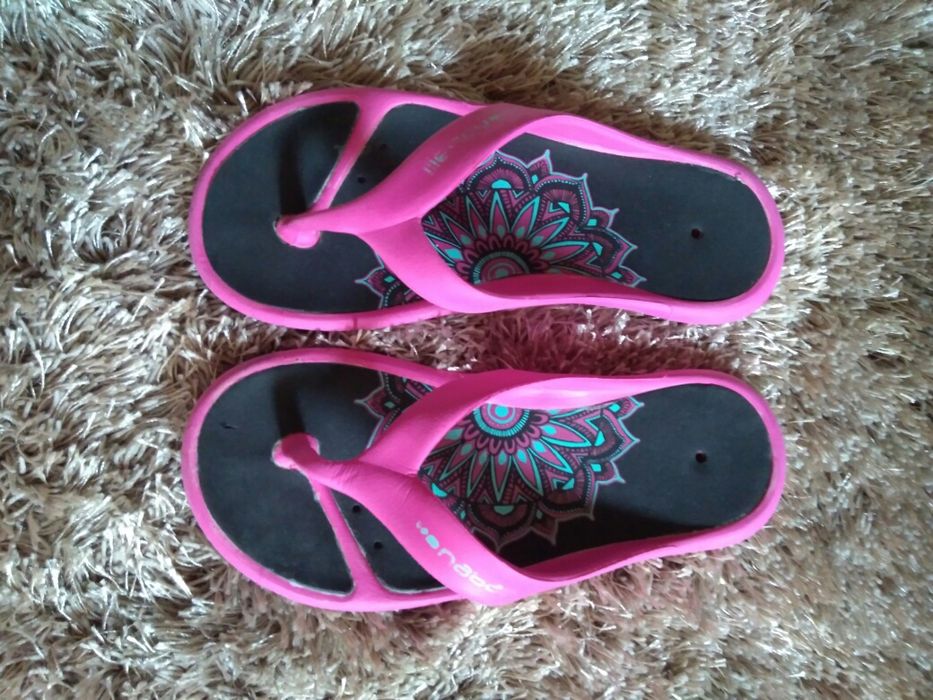 chinelo adidas decathlon