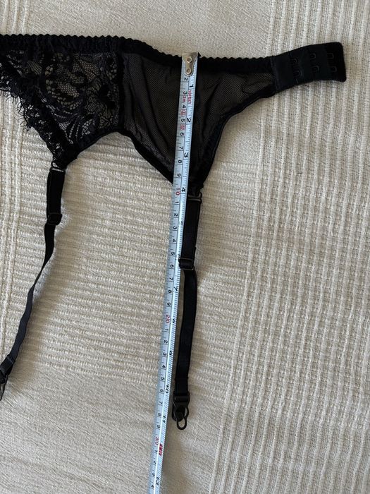 Czarny pas do pończoch handmade koronkowy XS