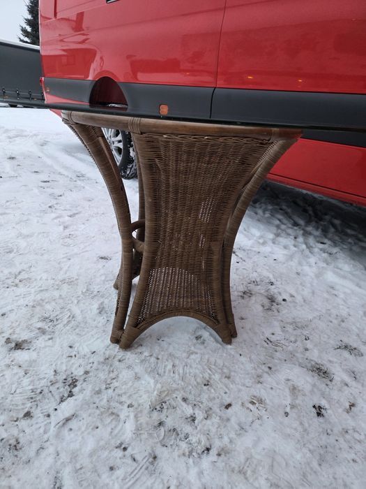 Stolik ratanowy z szybą