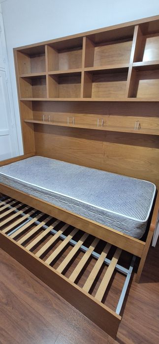 Cama Individual com Estante e Cama Extra (Madeira Maciça)