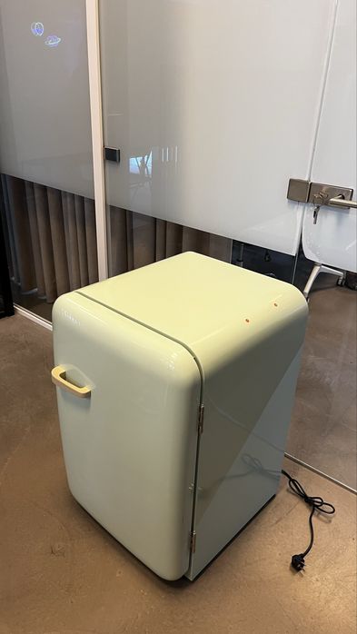 Frigorifico pequeno verde