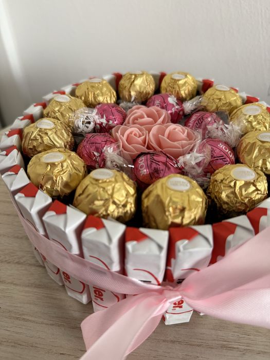 Slodki bukiet box kinder ferrero roche lindor