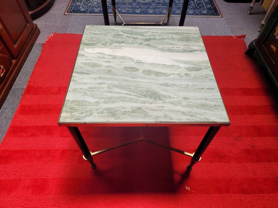 Mesas de centro quadradas em latão com tampo em pedra -