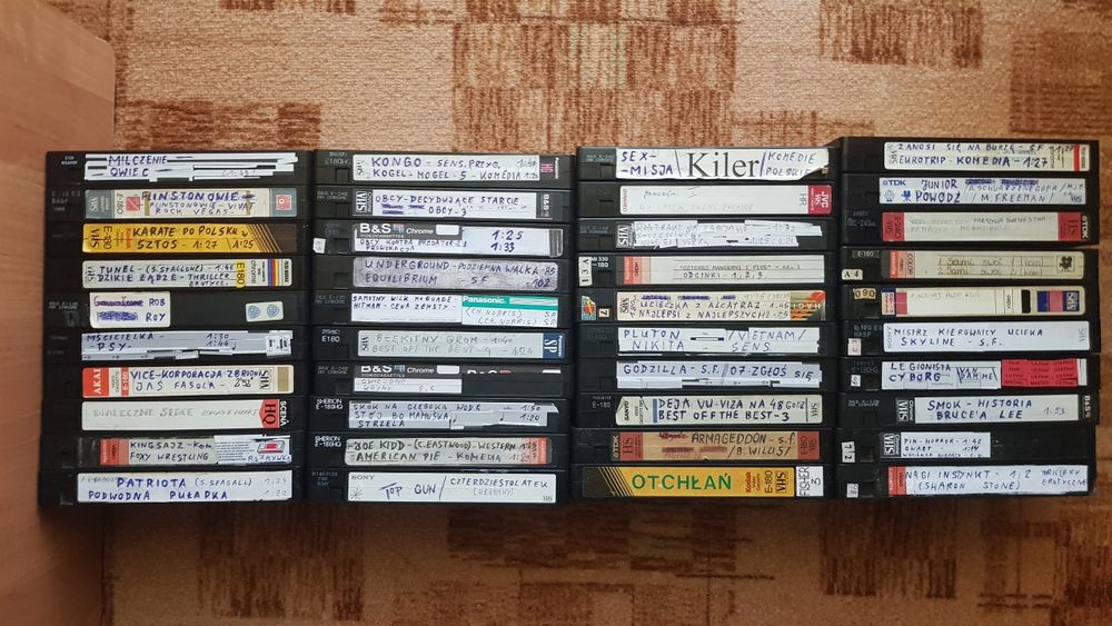 Kasety VHS z filmami /różne tytuły/