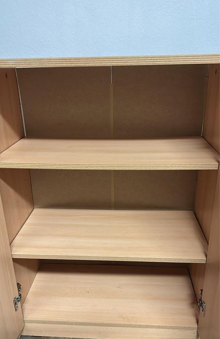 Movel de 2 portas com 3 prateleiras