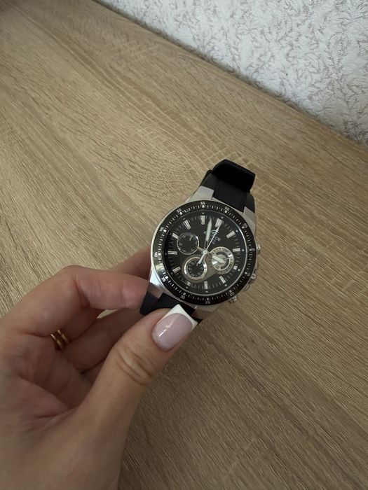 Продаю мужские часы Casio Edifice