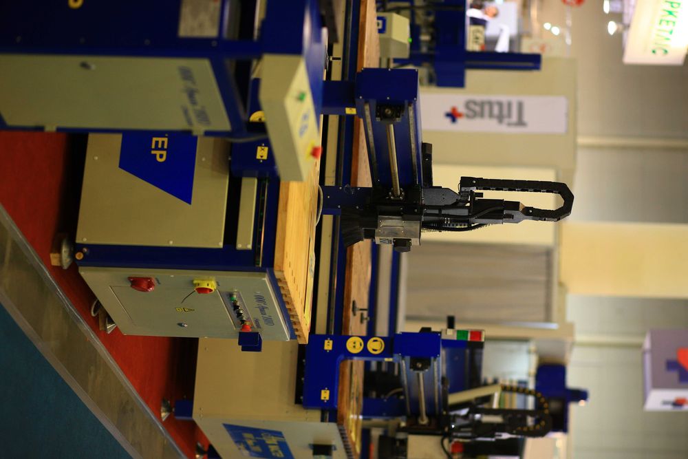 Фрезерний станок з ЧПУ Артмастер 1009 / 1212