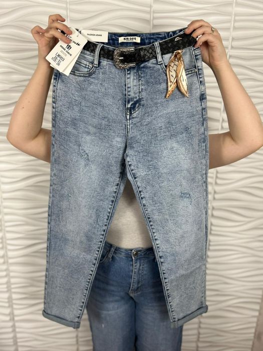 Jeansy Mimi Dave Mom Fit z paskiem