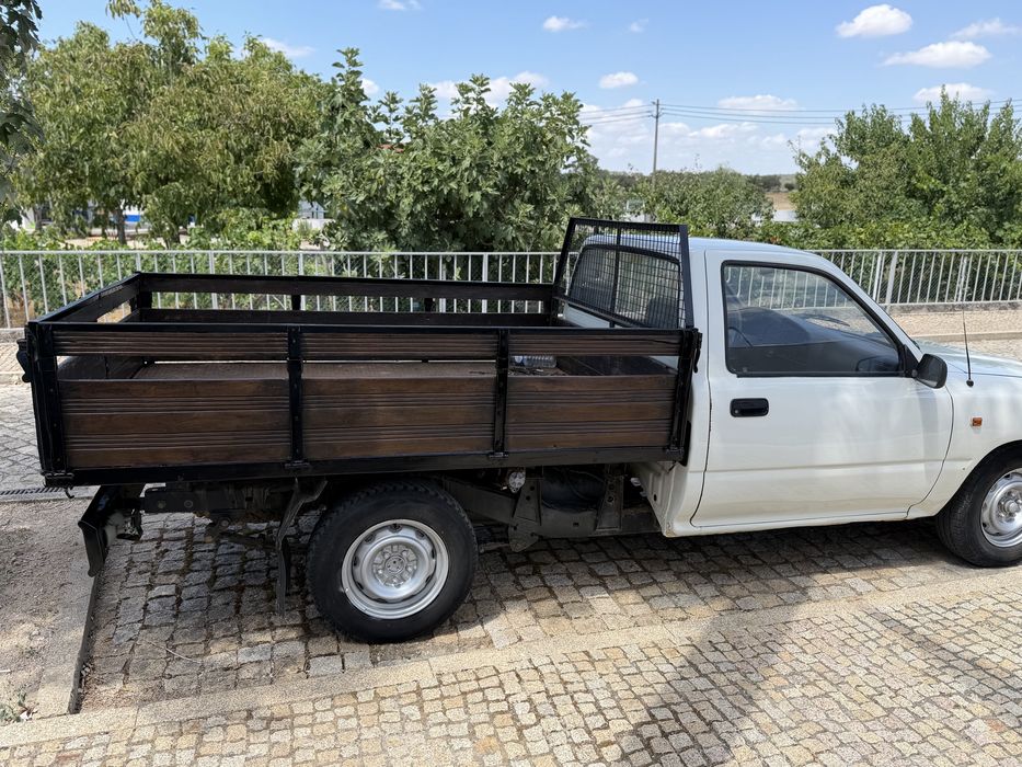 Toyota Hilux 2.4D
