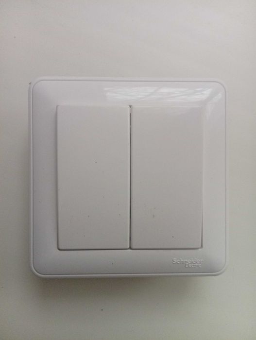 Продам выключатель 2 клавишный
