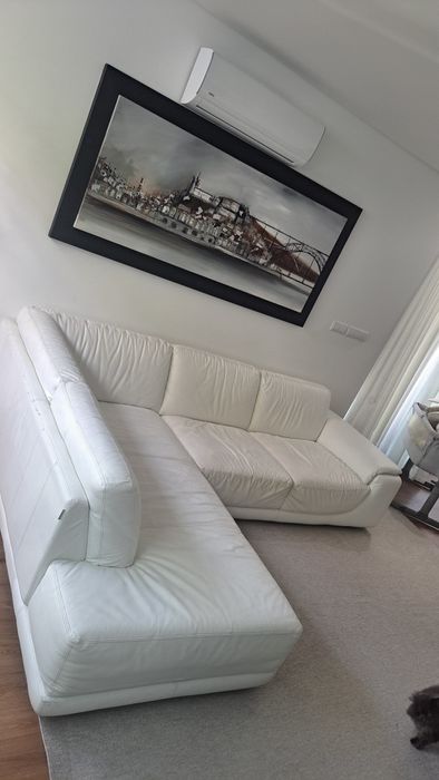 Sofá Chateau d’Ax em Pele Genuína – Canto com Chaise Longue