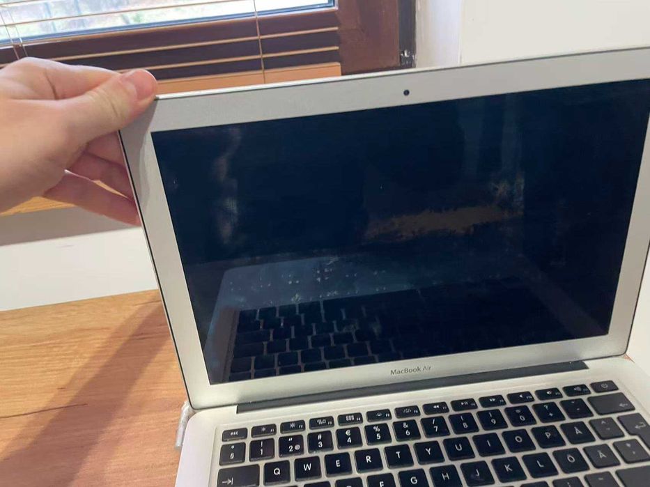 Macbook air 2011 1,7 GHz, intel core i5, 4 gb