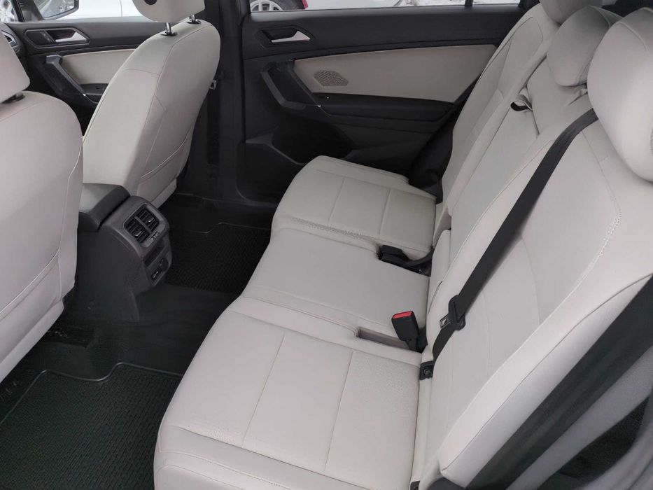 Volkswagen Tiguan      2020