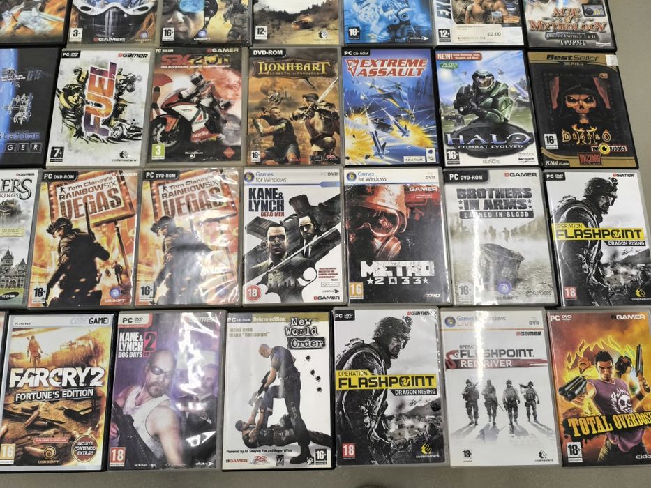 64 Jogos PC  Age of empires " Diablo 2 " " Football Manager " Guilty G