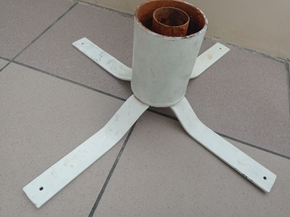 Підставка під ялинку металева