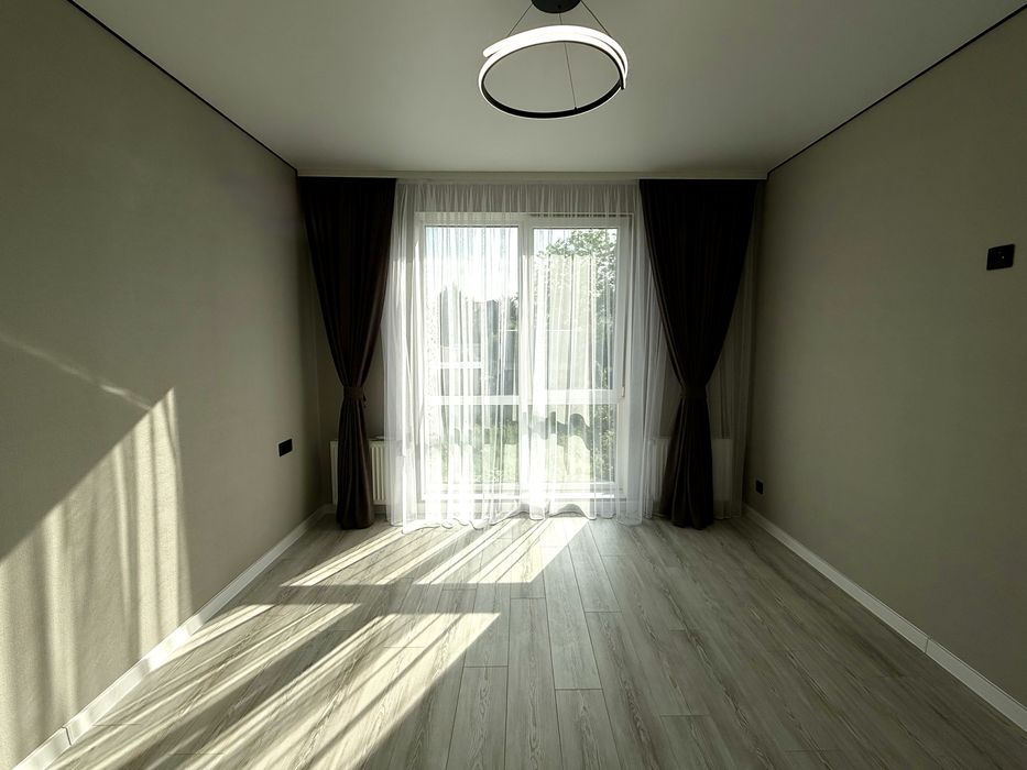 Таунхаус з новим ремонтом , 2 кімнати + кухня-студія