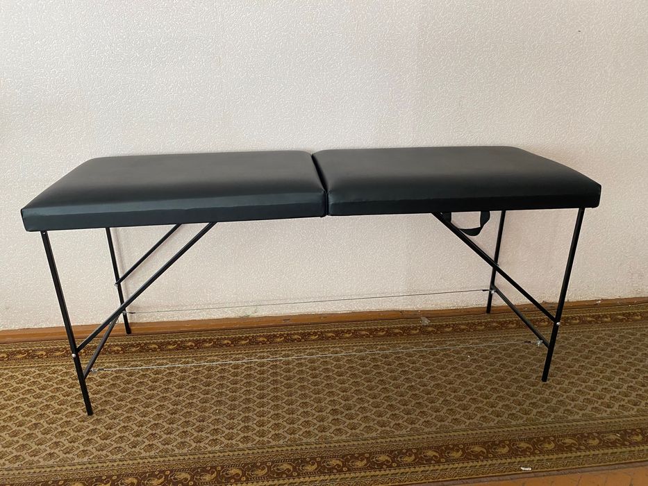 Кушетка, масажний стіл