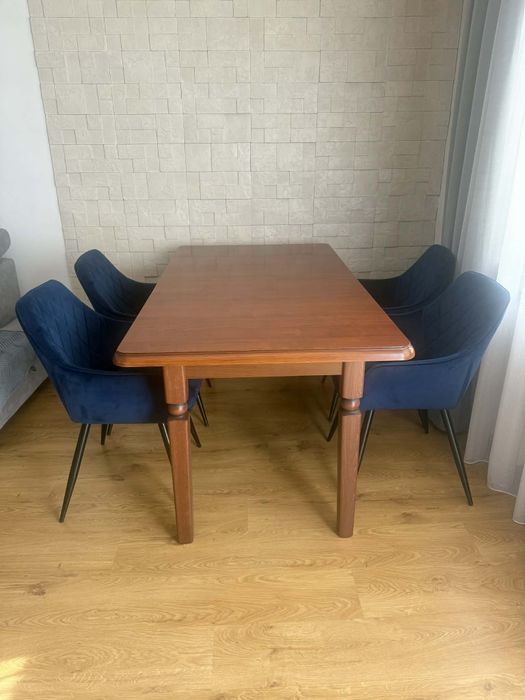 Sprzedam stół do salonu