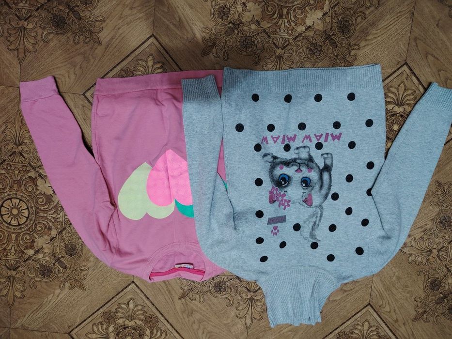 Продам шкільні кофти на дівчинку на зріст 116-122