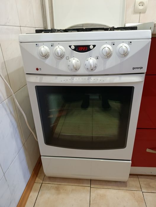 Газовая плита Gorenje K575W