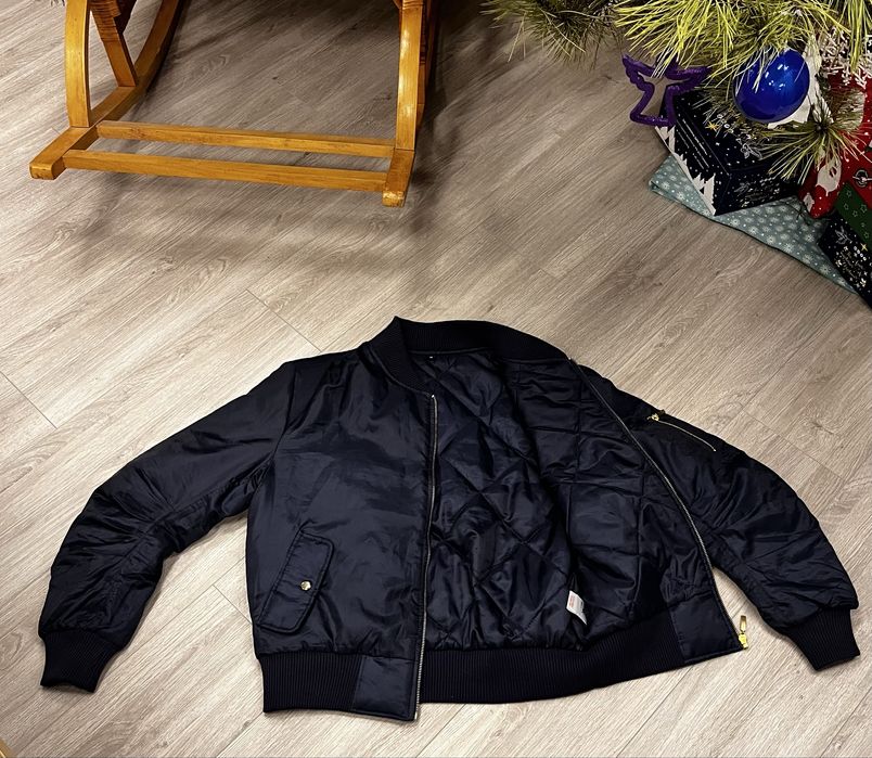 Бомбер практически новый( не Alpha indastries)