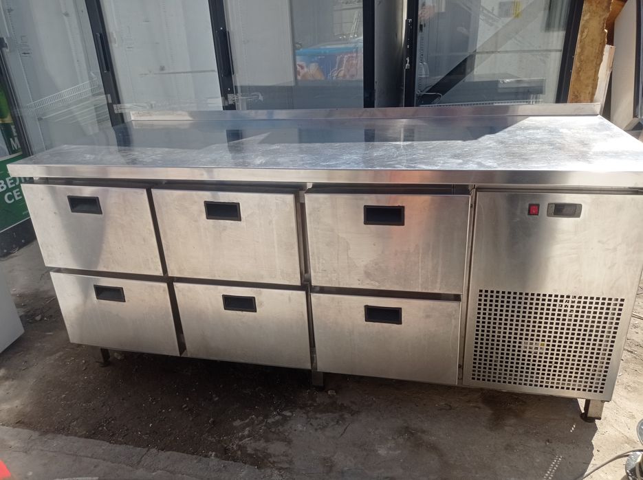 Холодильный стол 186 см Италия