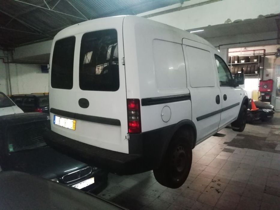 Opel Combo C para peças