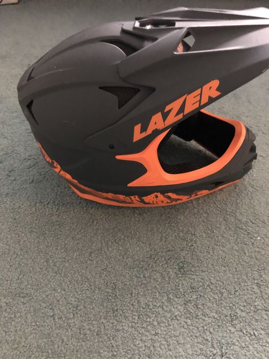 Kask lazer hulajnoga lub rower downhill